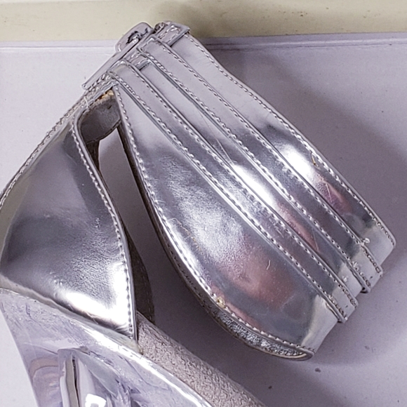 SOLD on M- "Bondage" Ankle Cuff Silver Platform, Highest Heel - Picture 2 of 16